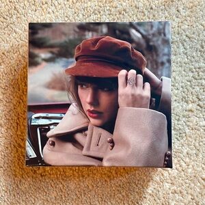 Taylor Swift RED Puzzle